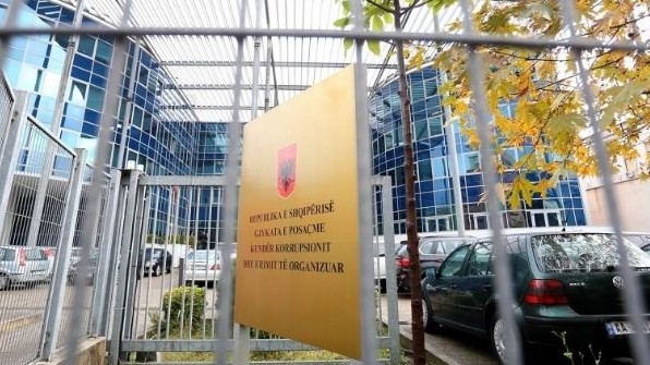 Pjesë e grupeve të strukturuara kriminale, GJKKO vendos nisjen e gjykimit 33 të pandehur! Ja akuzat e ngritura ndaj tyre