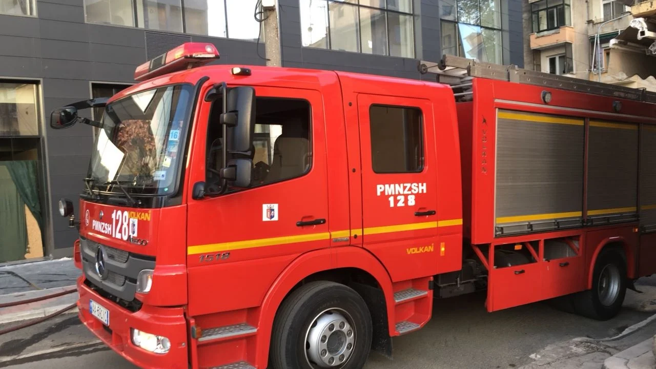 Shkrumbohet lokali në orët e para të mëngjesit, detajet e para…